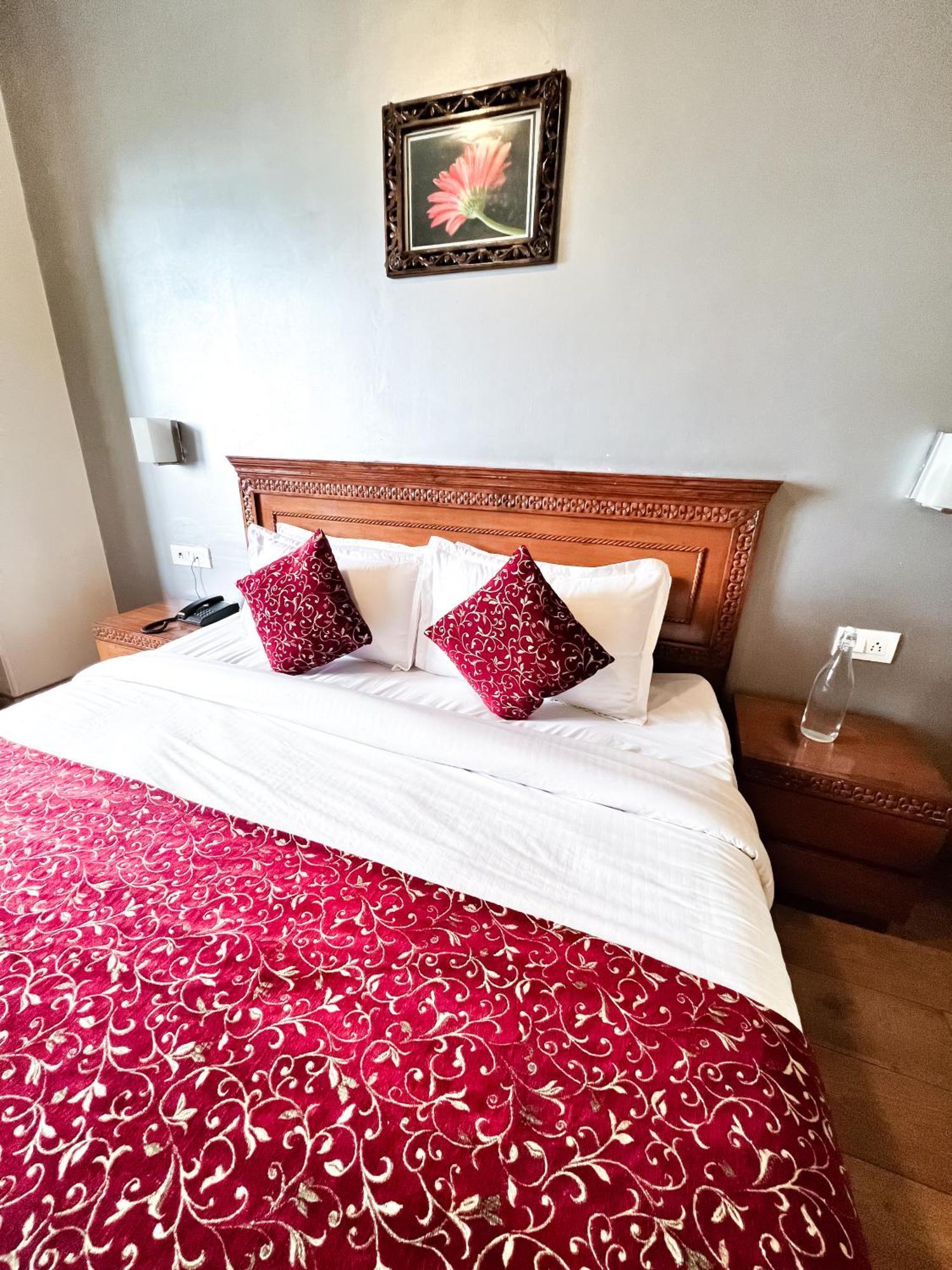 Wingait Inn - Hotel Near Mall Road Shimla Dış mekan fotoğraf